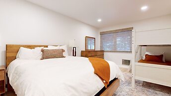 Lakeview Villas #06 3 Bedroom Condo