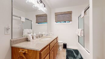 Lakeview Villas #06 3 Bedroom Condo