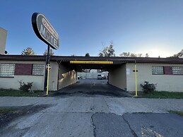 Deluxe Inn Motel