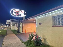 Deluxe Inn Motel
