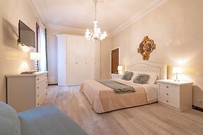 Rialto Grand Canal by Wonderful Italy