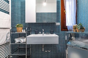 Rialto Grand Canal by Wonderful Italy