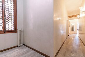 Rialto Grand Canal by Wonderful Italy