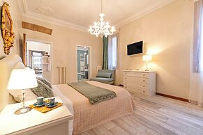 Rialto Grand Canal by Wonderful Italy