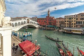 Rialto Grand Canal by Wonderful Italy