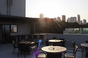 Legacy Suites by Daybyday