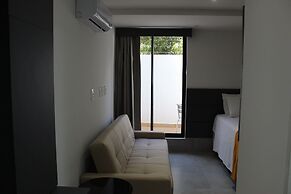 Legacy Suites by Daybyday