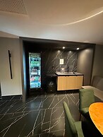 Legacy Suites by Daybyday