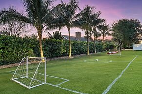 Luxurious 6-Bedroom Villa with Pool & Games