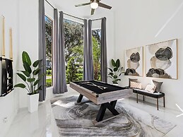 Luxurious 6-Bedroom Villa with Pool & Games