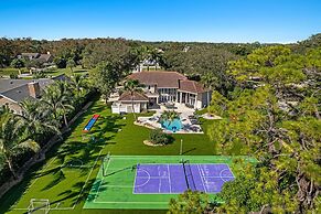 Luxurious 6-Bedroom Villa with Pool & Games