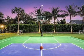 Luxurious 6-Bedroom Villa with Pool & Games