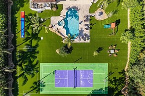 Luxurious 6-Bedroom Villa with Pool & Games