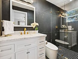 Luxurious 6-Bedroom Villa with Pool & Games