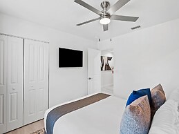 Luxurious 6-Bedroom Villa with Pool & Games