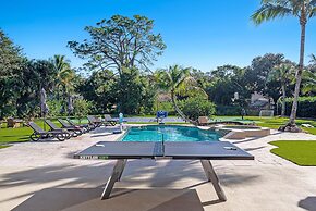 Luxurious 6-Bedroom Villa with Pool & Games