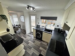 Paddock View - Snetterton, Norfolk