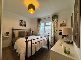 Paddock View - Snetterton, Norfolk