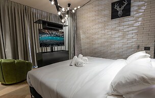 Naomi Boutique Suites
