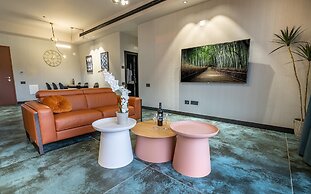 Naomi Boutique Suites
