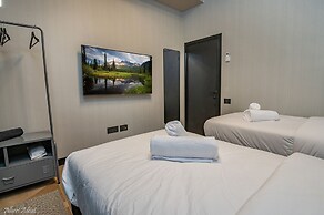 Naomi Boutique Suites
