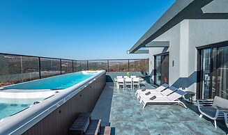 Naomi Boutique Suites