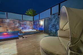 Naomi Boutique Suites