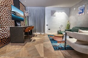 Naomi Boutique Suites