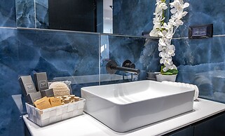 Naomi Boutique Suites