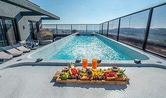 Naomi Boutique Suites
