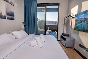 Naomi Boutique Suites