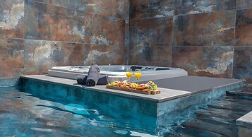 Naomi Boutique Suites
