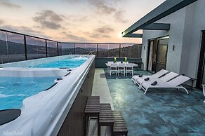 Naomi Boutique Suites
