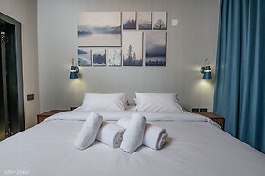 Naomi Boutique Suites