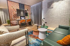 Naomi Boutique Suites