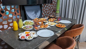 Naomi Boutique Suites