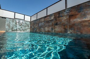Naomi Boutique Suites