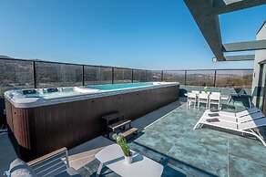 Naomi Boutique Suites