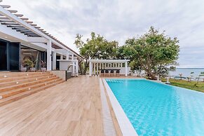 Blue Ocean Resort & Residences