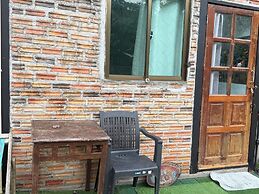 Baan Plai Laem Homestay