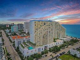 Lux Two BR Suite at W Fort Lauderdale