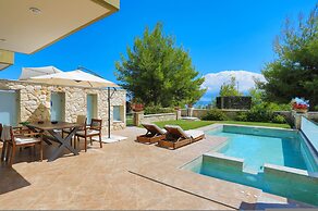 Sunny Villa Epta in Chaniotis