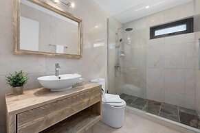 Modern NEW 2br1ba Nature Escape Great Location