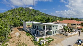 Modern NEW 2br1ba Nature Escape Great Location