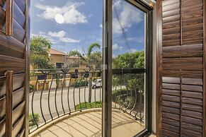 Gold Coast Townhome w Pools GYM 24 7 Security