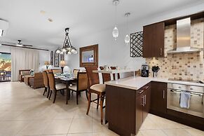 Gold Coast Townhome w Pools GYM 24 7 Security