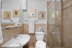 Gold Coast Townhome w Pools GYM 24 7 Security