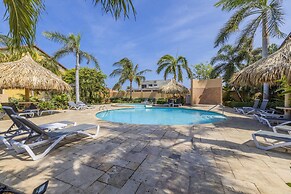 Gold Coast Townhome w Pools GYM 24 7 Security