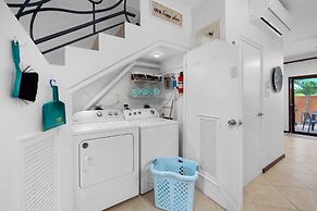 Gold Coast Townhome w Pools GYM 24 7 Security