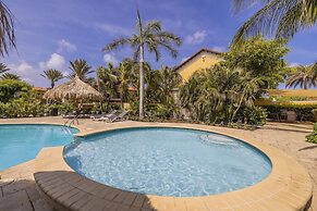 Gold Coast Townhome w Pools GYM 24 7 Security